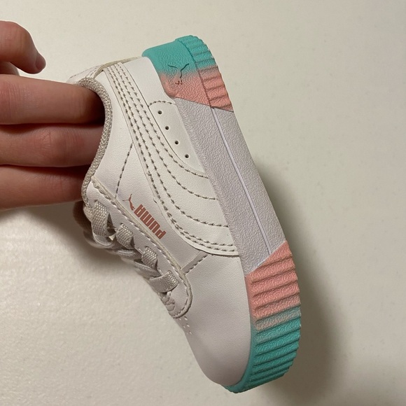 Puma Toddler sneakers with colored soles —  size 5C - Picture 6 of 6